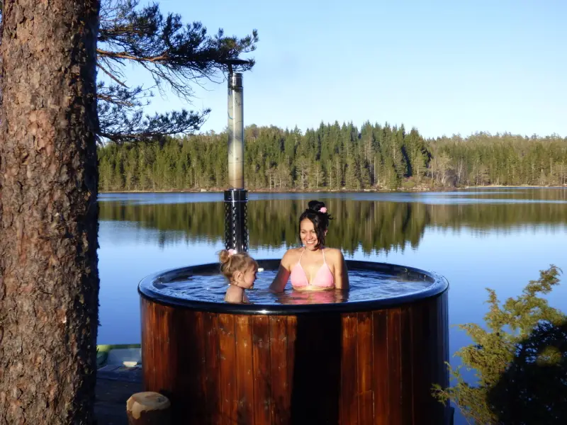Wilderness-Tower-hottub